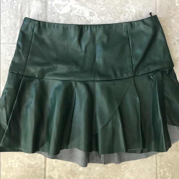 NWT Forever 21 Dark Green Faux Short Skirt - Picture 5 of 6